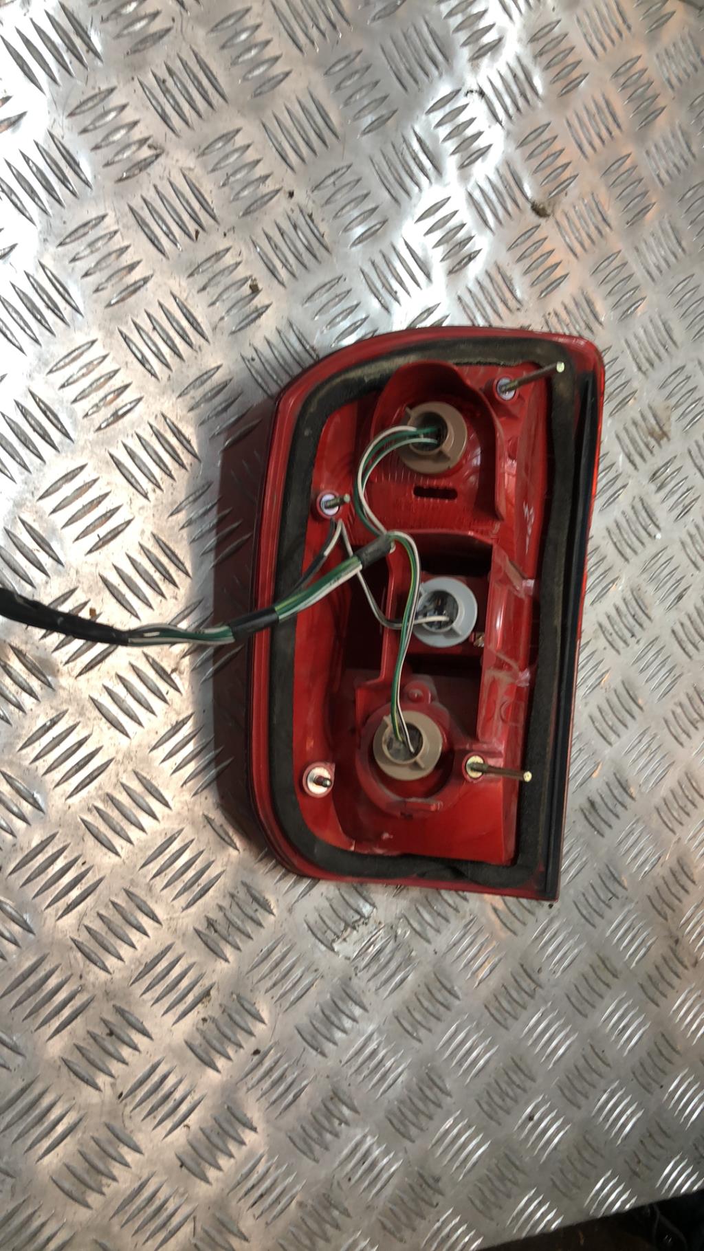 Fanale posteriore principale sinistro (luci) TOYOTA RAV4 2 PHASE 1  - 1