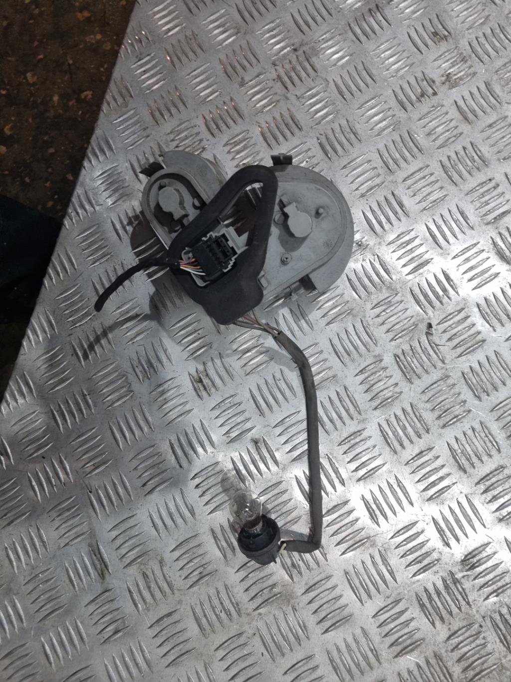 Base portalampade fanale posteriore sinistro RENAULT MEGANE 2 PHASE 1 CABRIOLET Diésel - 1