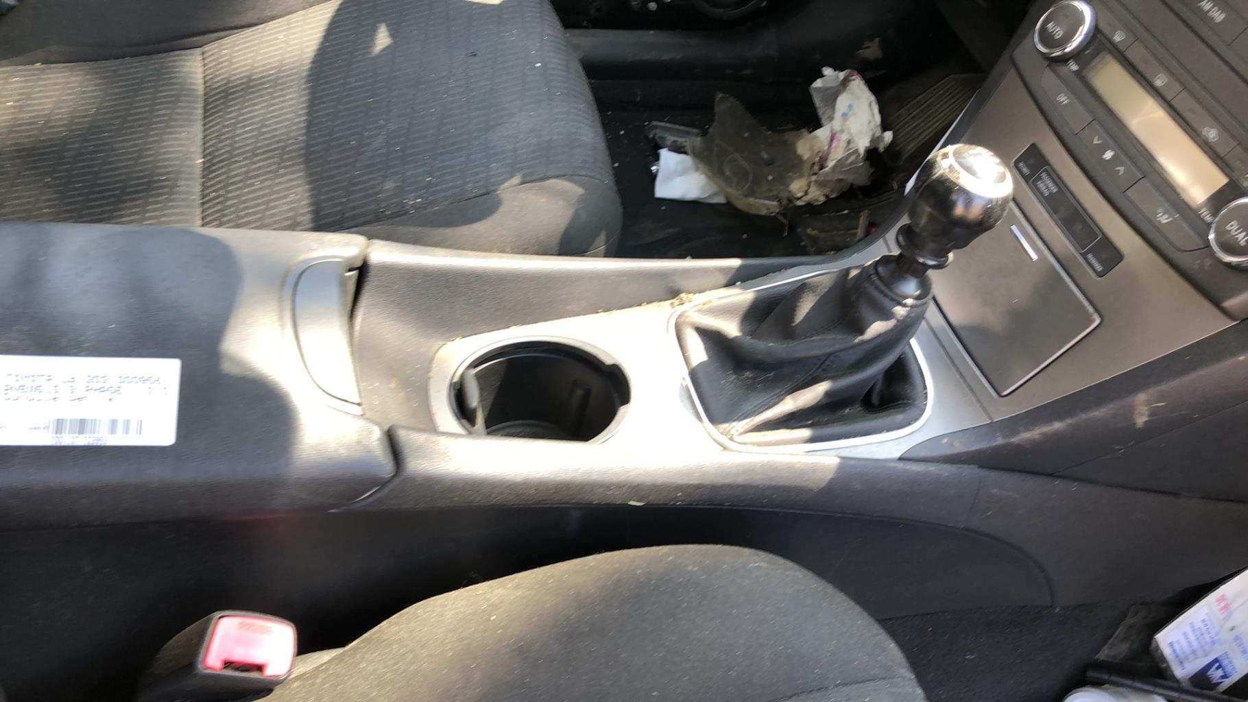Consolle centrale (interno in plastica) TOYOTA AVENSIS 3 PHASE 1  - 1