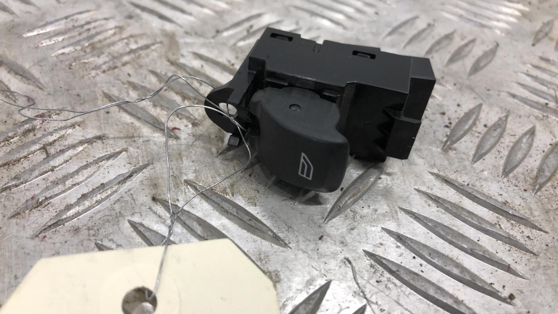 Interruttore lavacristalli anteriore destro VOLVO XC 60 1 PHASE 1 Diésel - 1