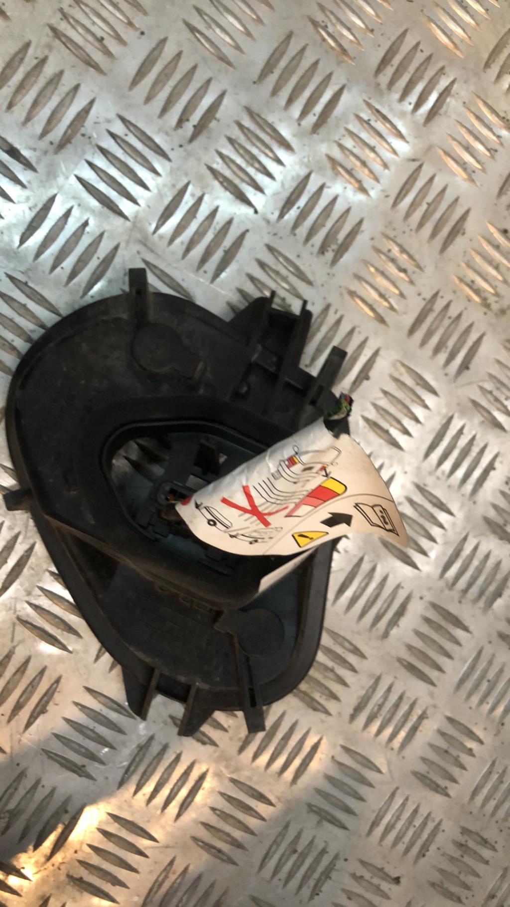 Base portalampade fanale posteriore sinistro PEUGEOT 208 1 PHASE 1 Gasolina - 1