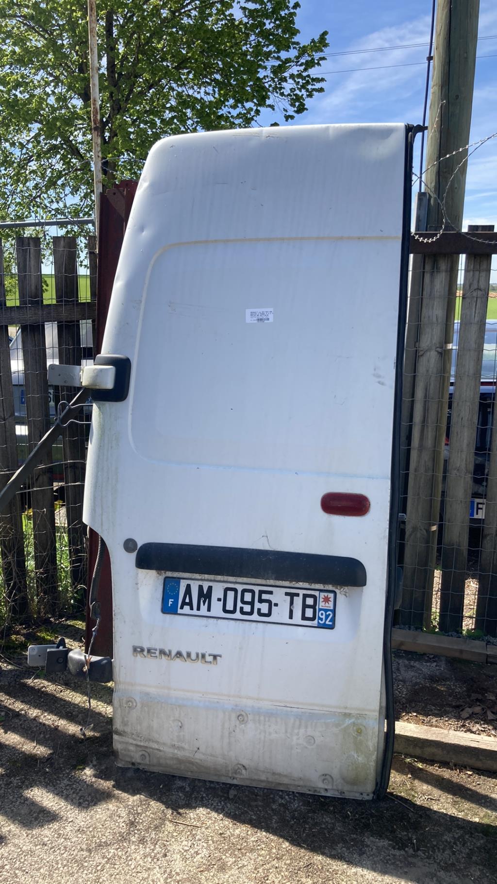 Puerta del maletero izquierda RENAULT MASTER 2 PHASE 2  - 1