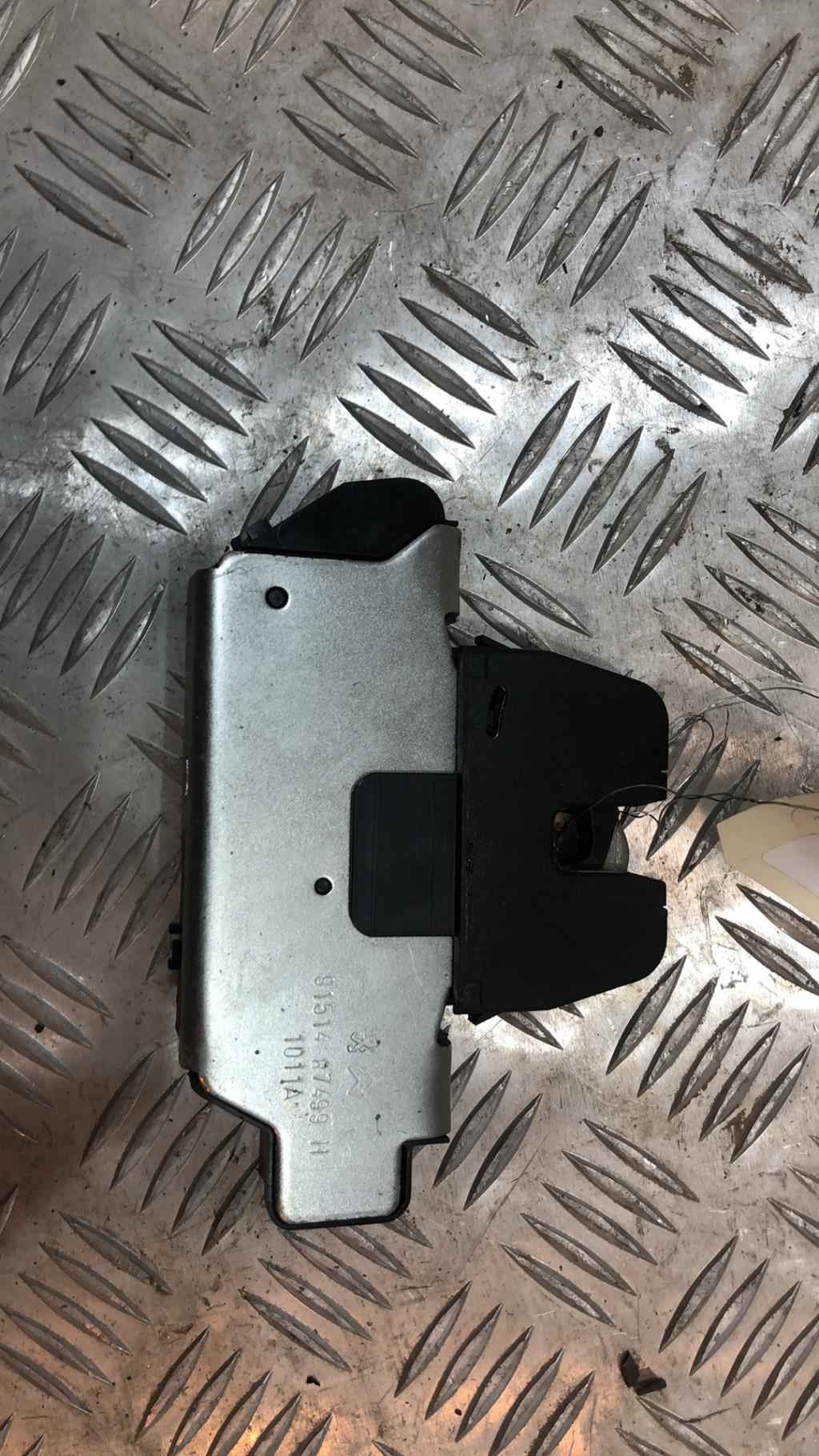 Serrure de coffre CITROEN DS5 PHASE 1 Diesel - 1