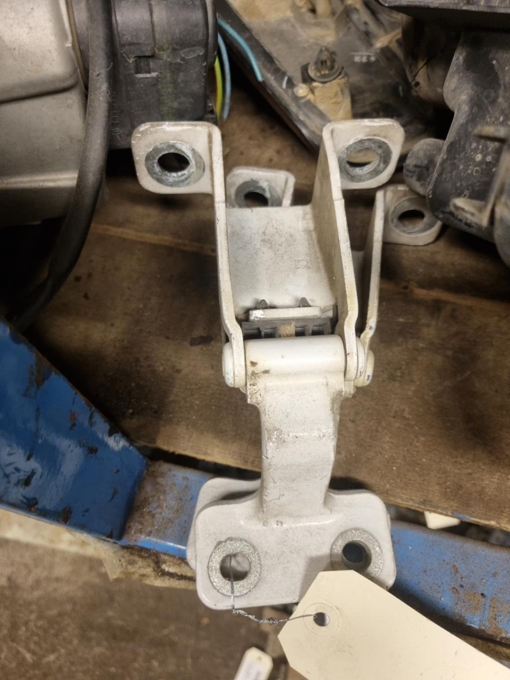 Cerniera portiera posteriore destra RENAULT KANGOO 2 PHASE 2 Diésel - 1