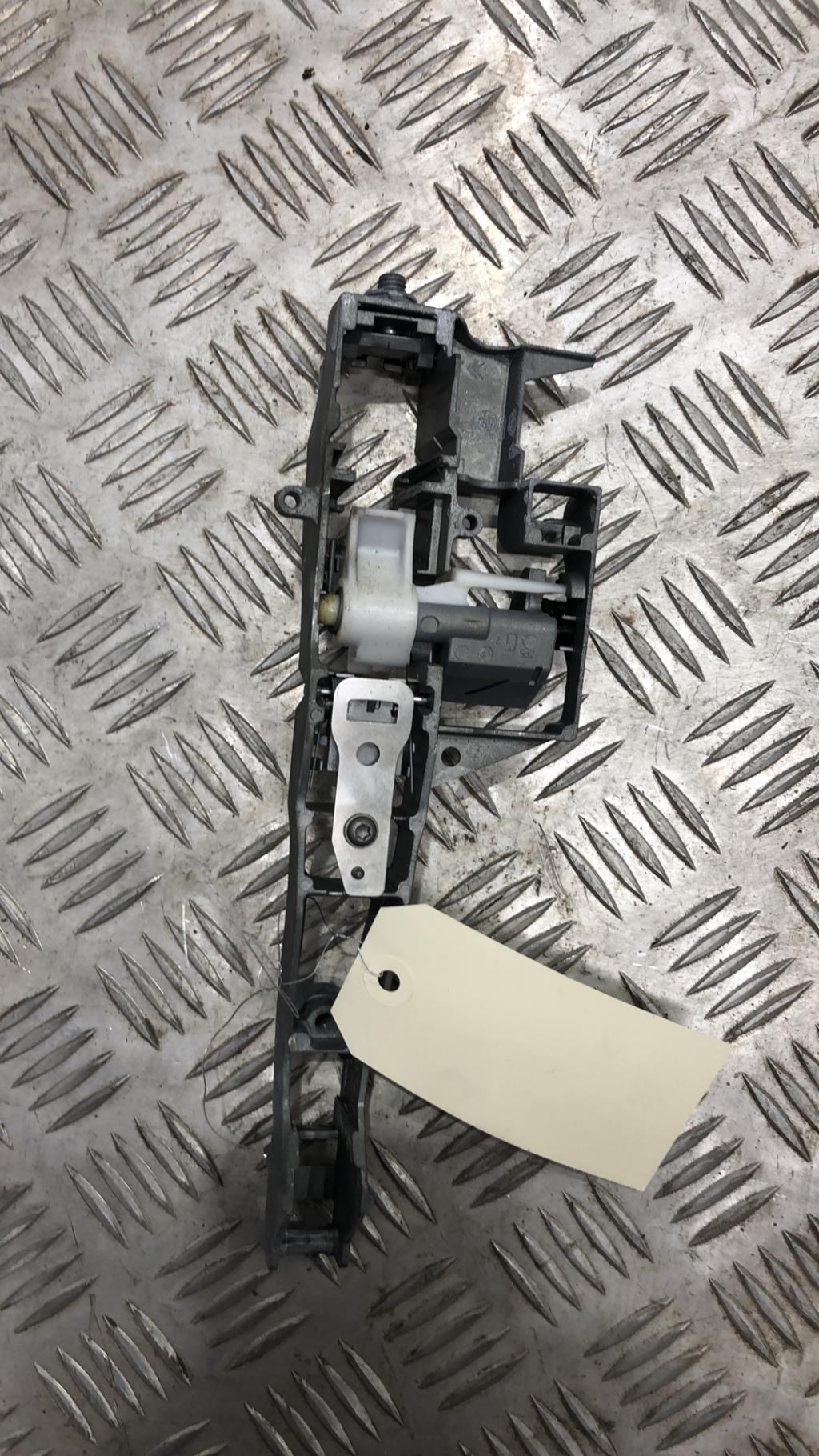 Supporto maniglia portiera anteriore sinistra PEUGEOT 3008 1 PHASE 1 Diésel - 1