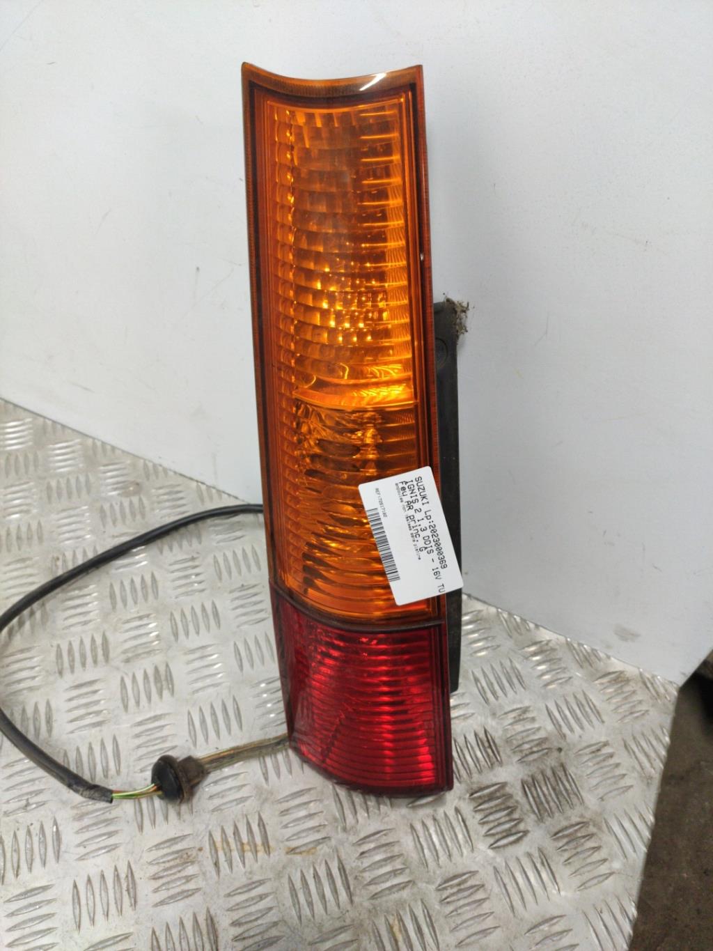 Fanale posteriore principale sinistro (luci) SUZUKI IGNIS 2 Diésel - 1