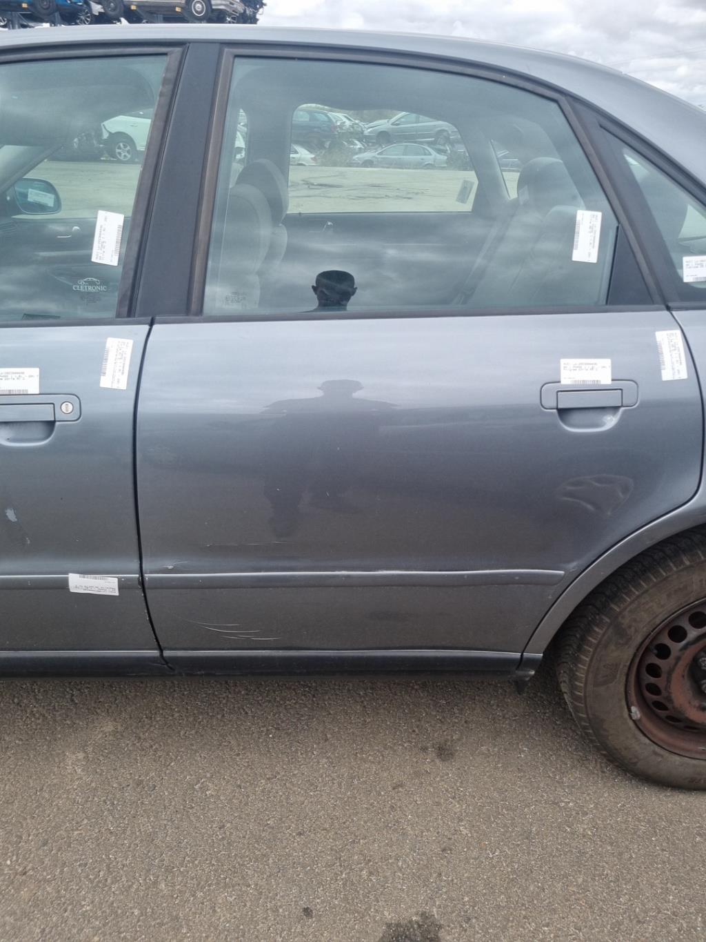 Porte arriere gauche AUDI A4 1 PHASE 1 Essence - 1