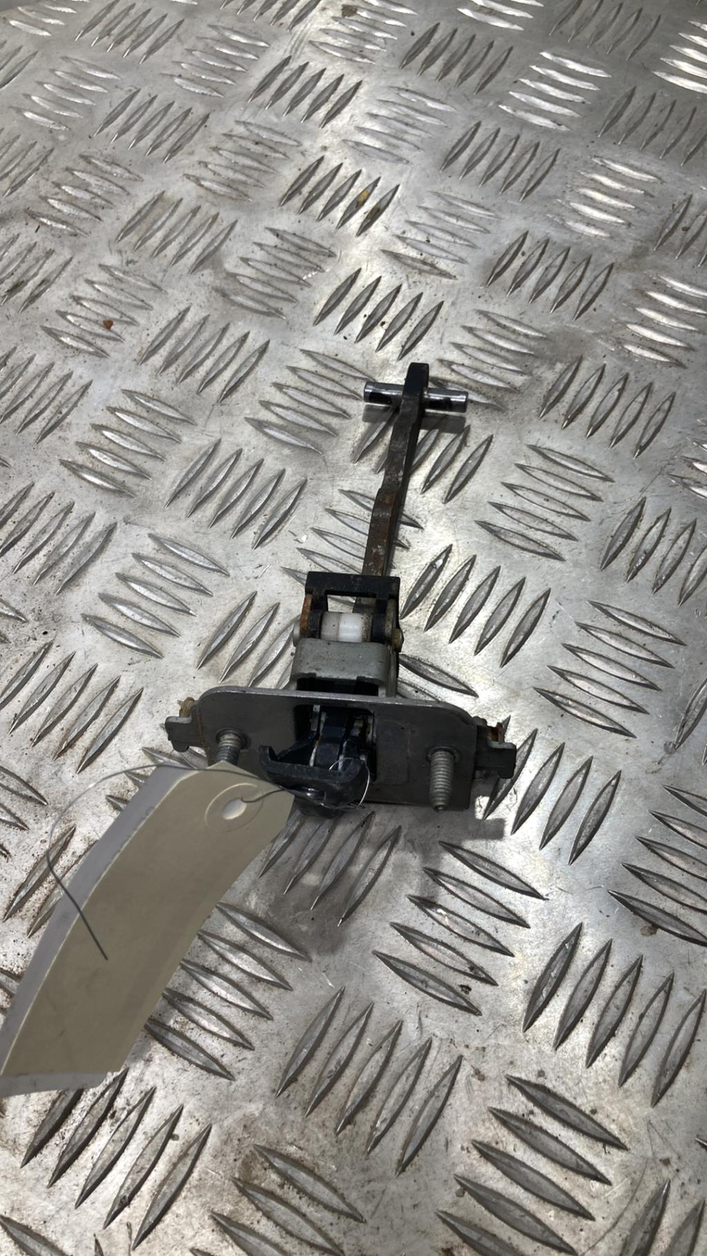 Tirante portiera posteriore destro PEUGEOT 3008 1 PHASE 1 Diésel - 1
