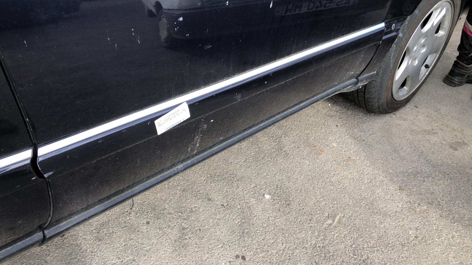 Modanatura portiera anteriore destra AUDI A8 1 PHASE 2 Gasolina - 1