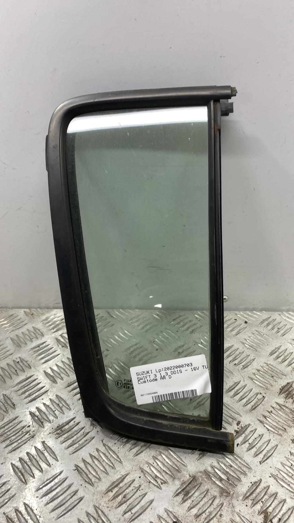 Vetro laterale fisso posteriore destro (portiera) SUZUKI SWIFT 3 Diésel - 1