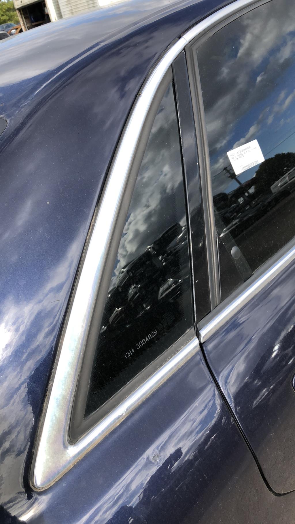 Custode arriere droit AUDI A8 1 PHASE 2 Essence - 1