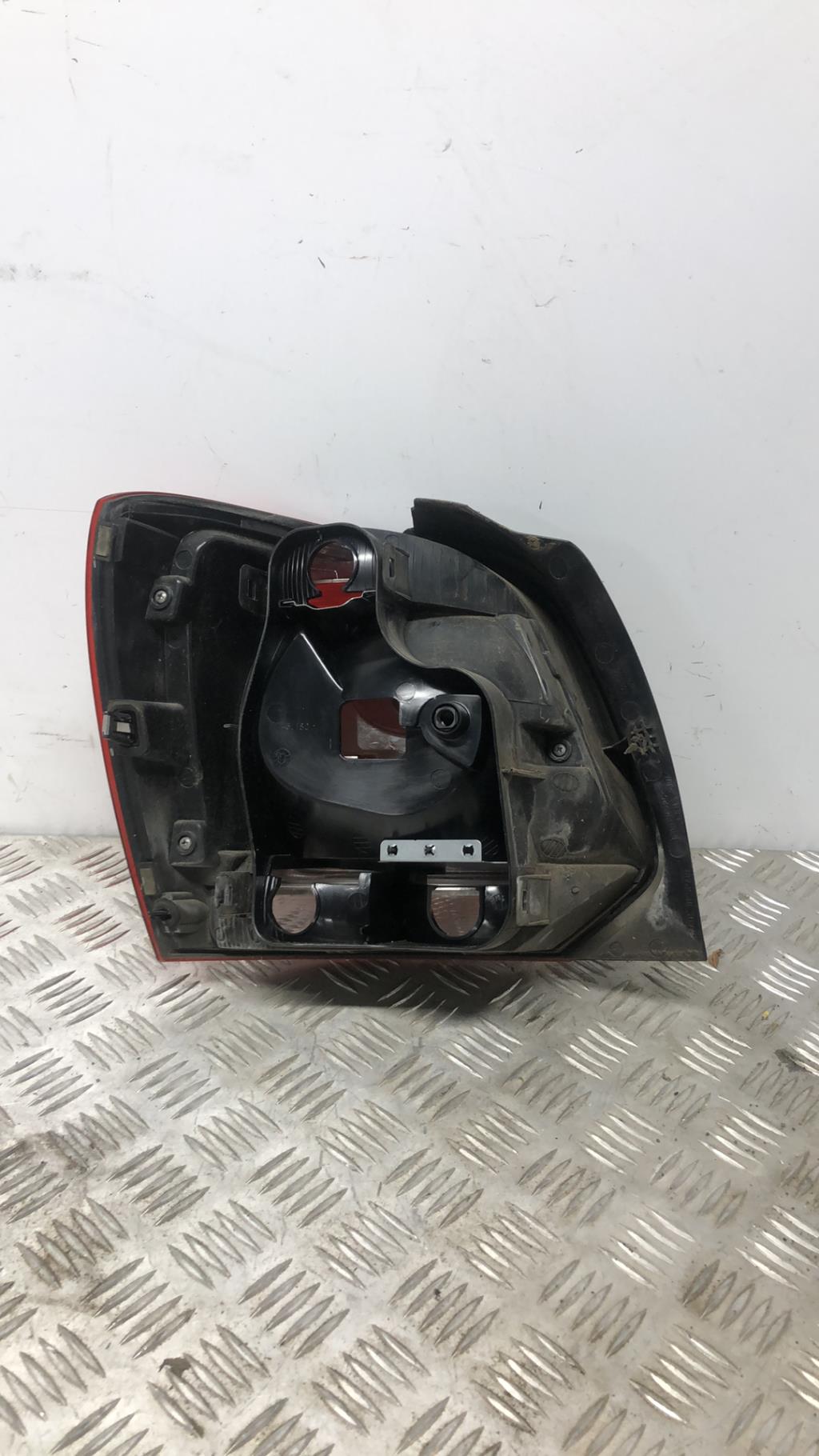 Fanale posteriore principale sinistro (luci) VOLKSWAGEN POLO 5 PHASE 1 Diésel - 1