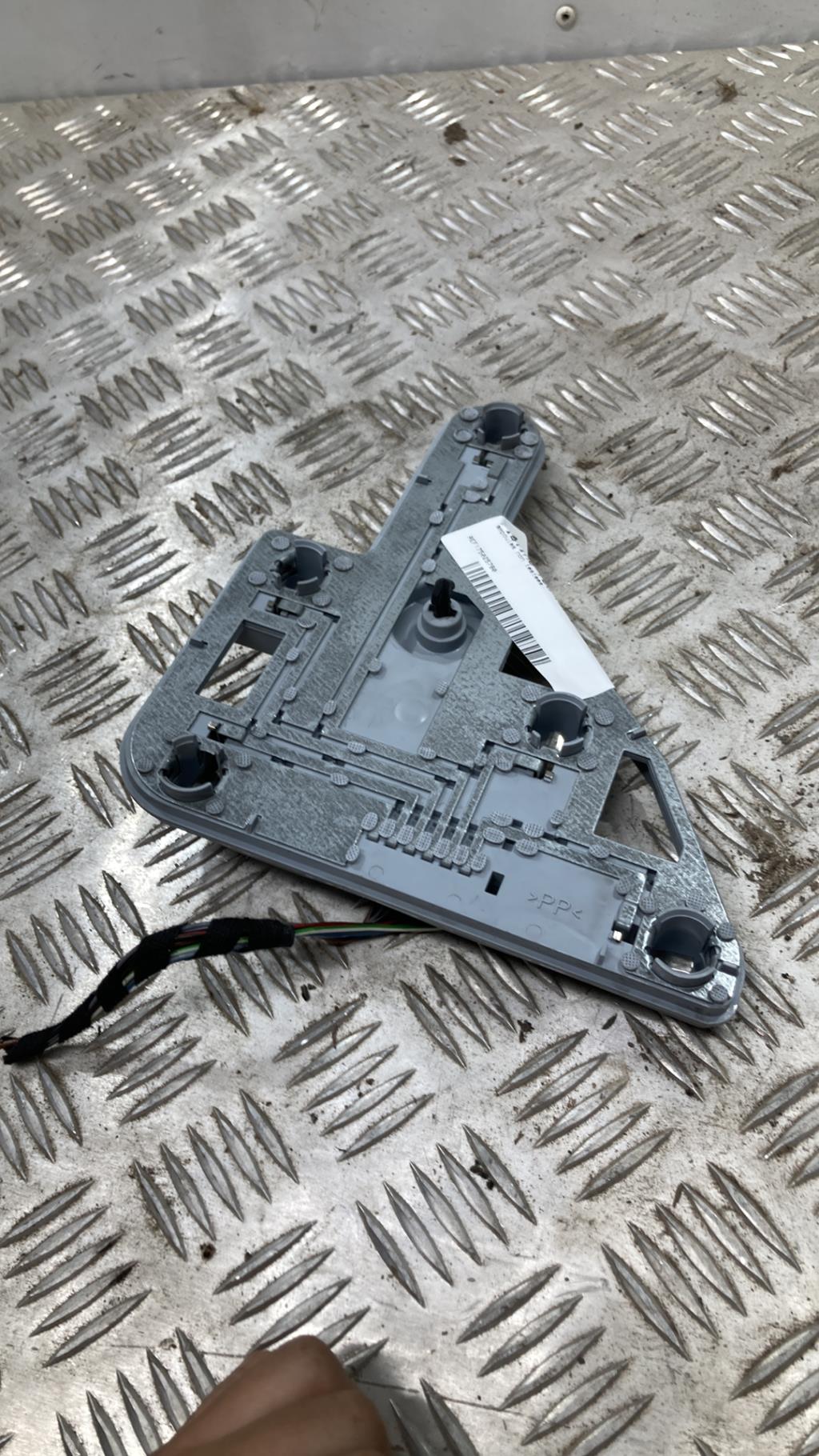 Base portalampade fanale posteriore sinistro MERCEDES CLASSE C 203 PHASE 1 Diésel - 1