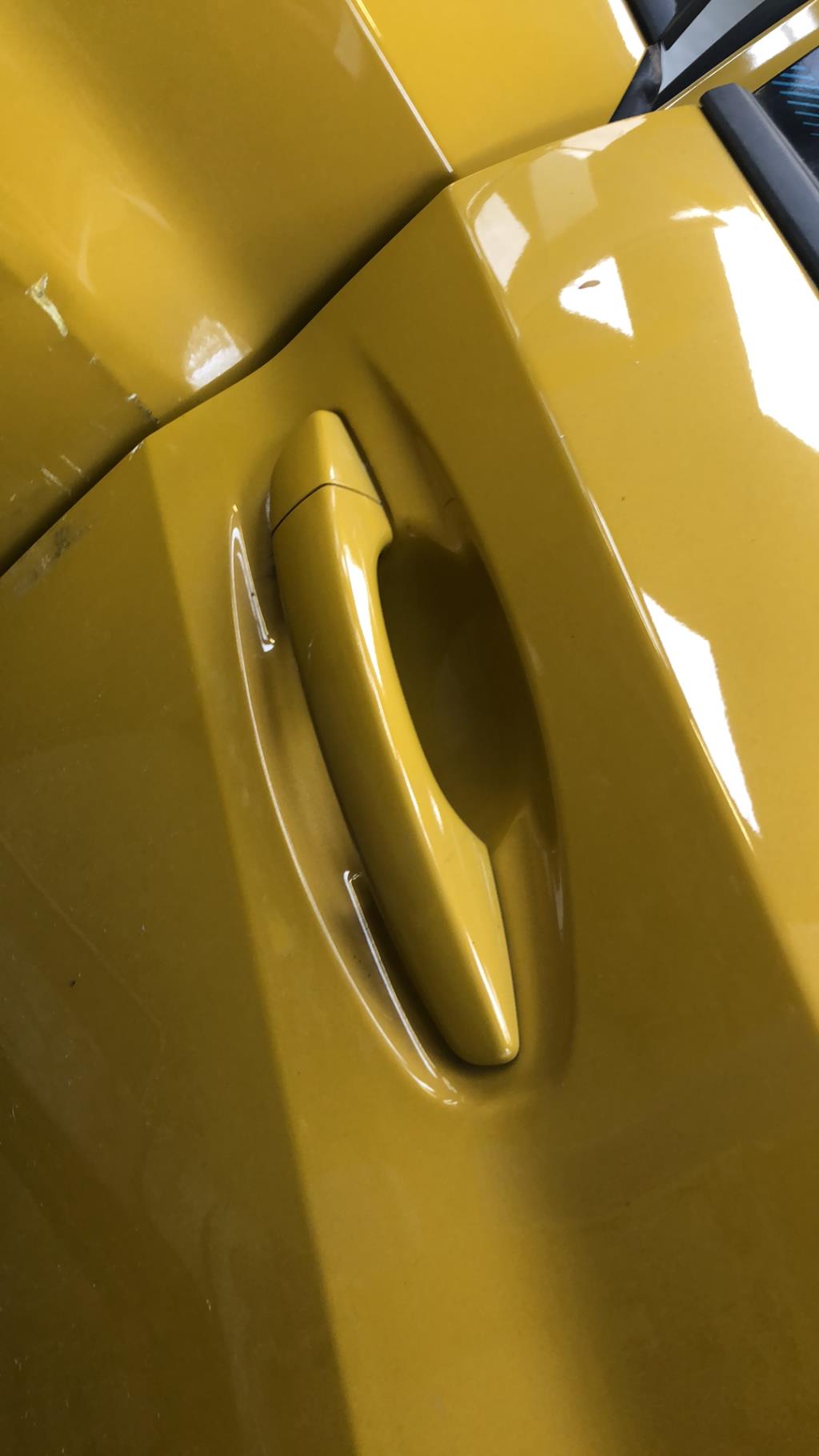 Maniglia portiera anteriore destra PEUGEOT 208 2 Gasolina - 1