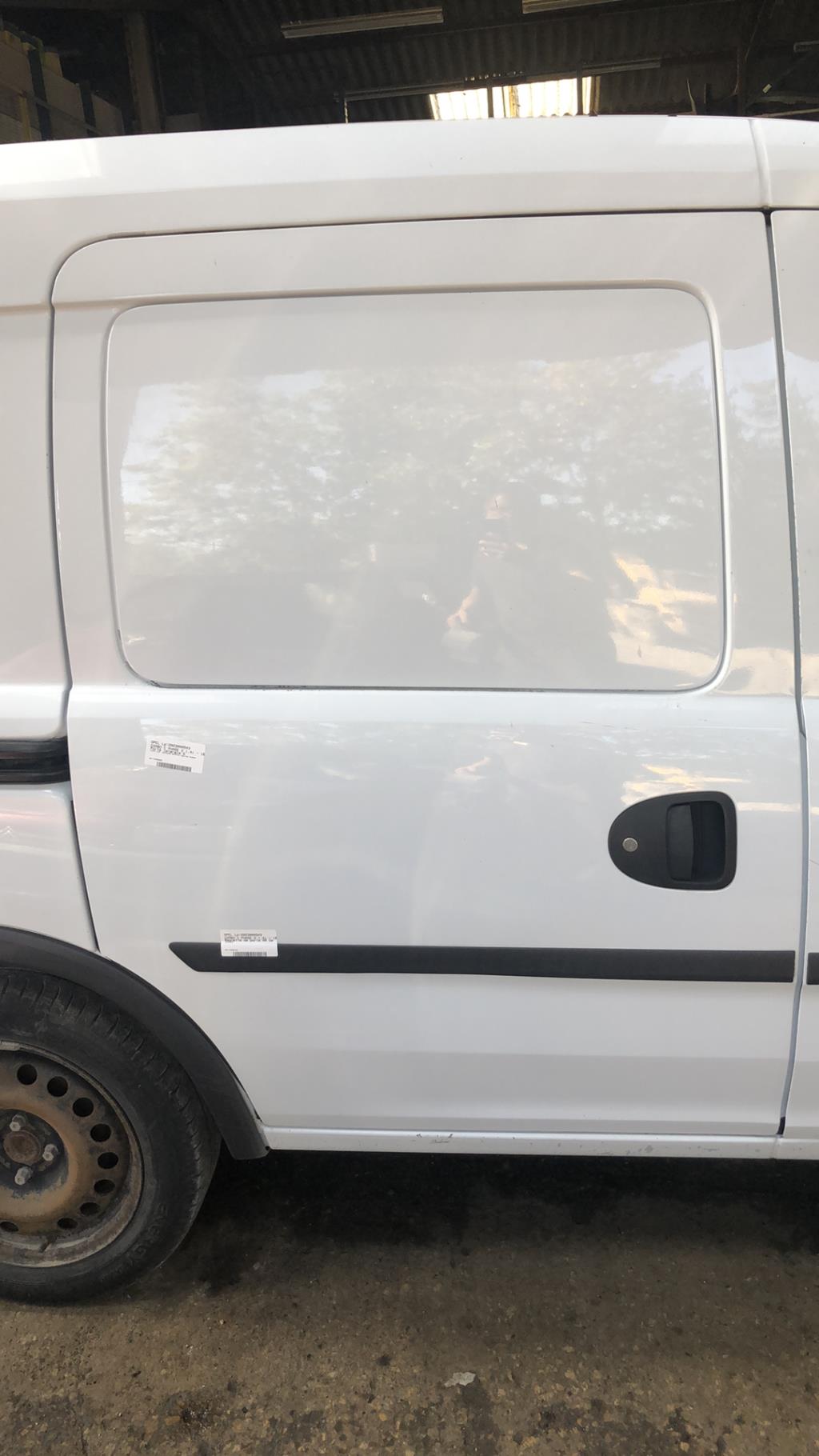 Puerta lateral derecha OPEL COMBO C PHASE 2 Gasolina - 1