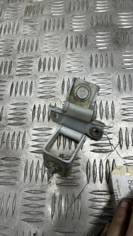 Charniere de hayon RENAULT CLIO 3 PHASE 2  - 1