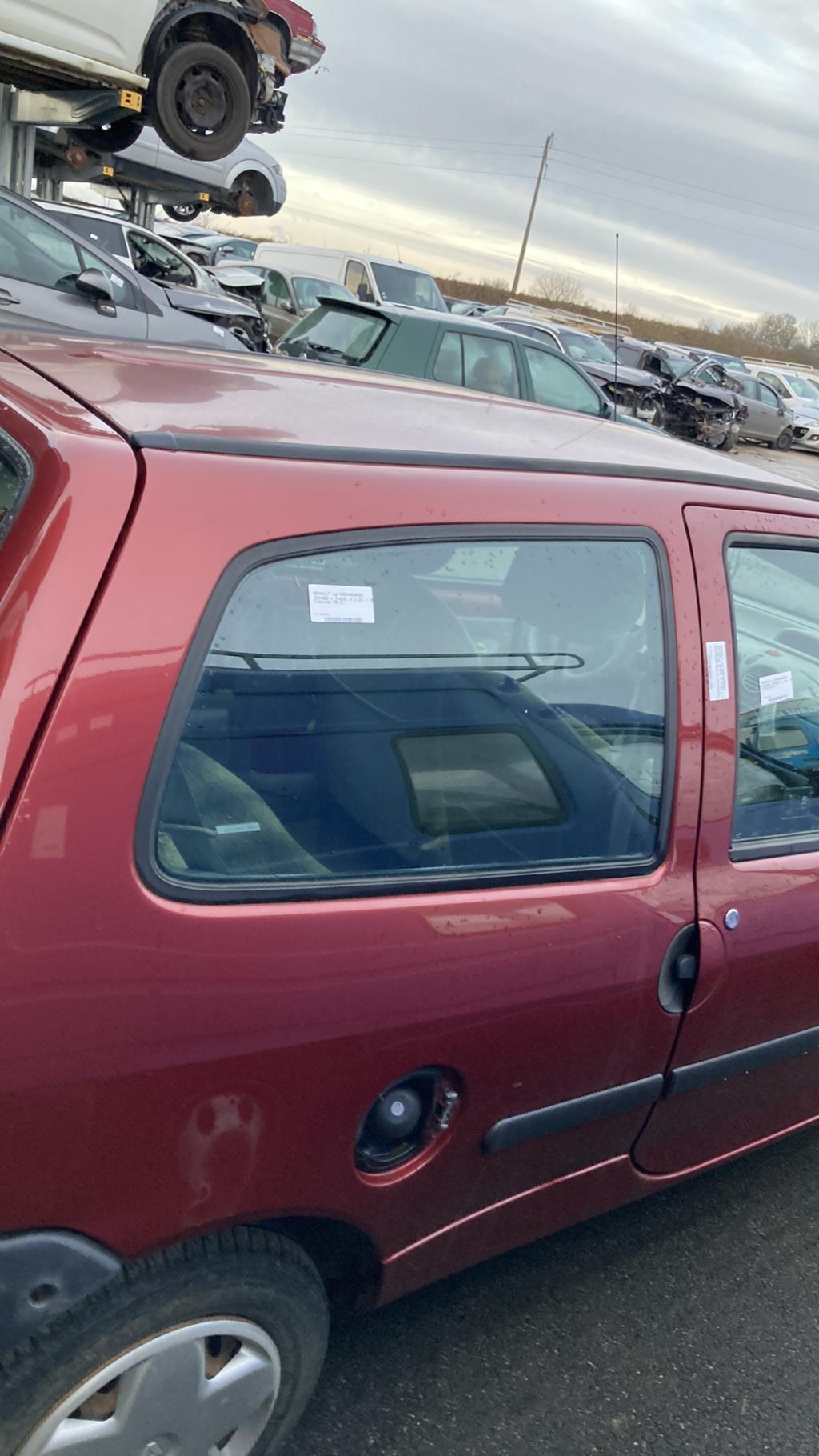 Vetro laterale fisso posteriore destro RENAULT TWINGO 1 PHASE 2 Gasolina - 1