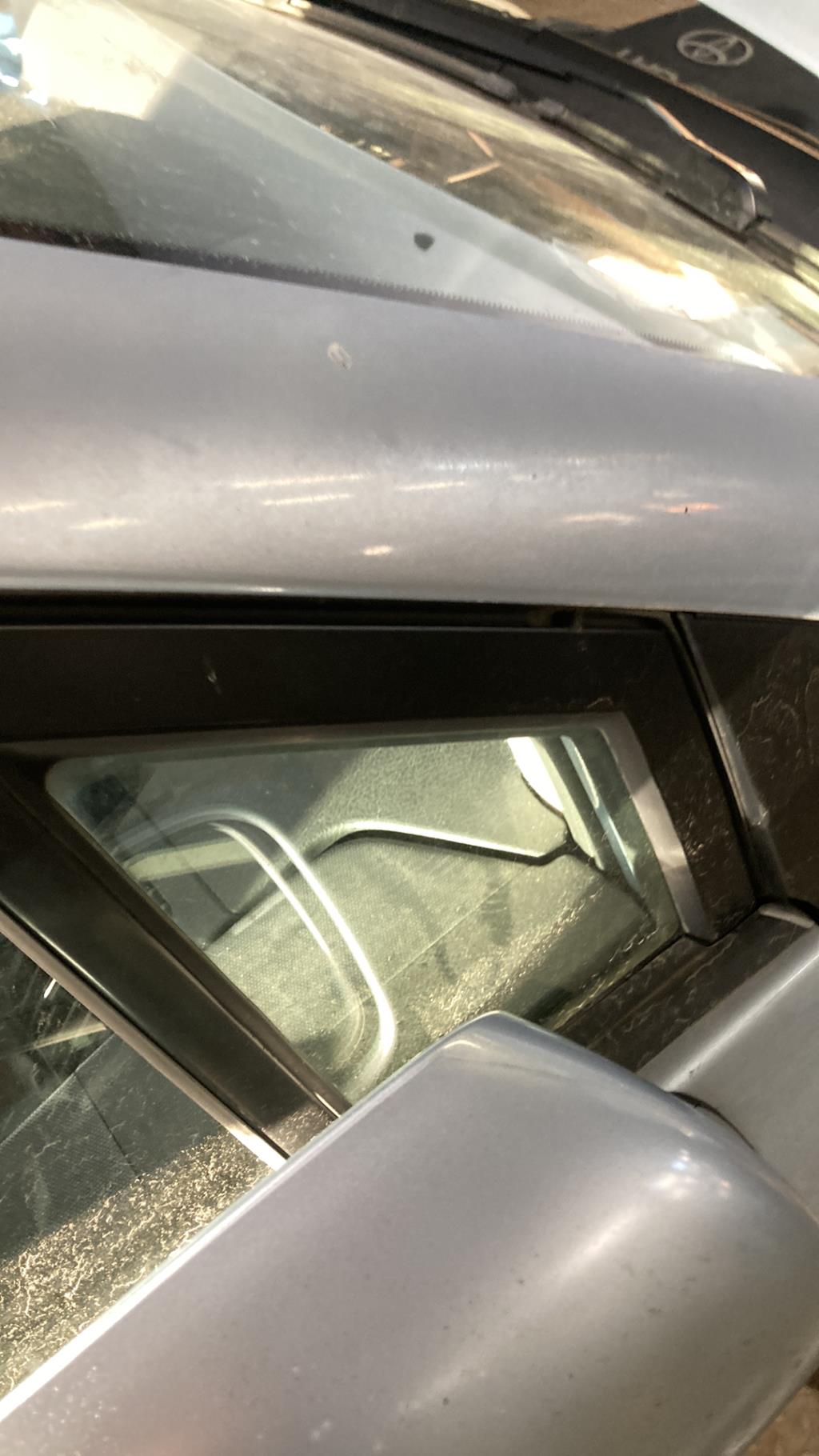 Custode avant droit TOYOTA COROLLA VERSO 2 PHASE 1  - 1