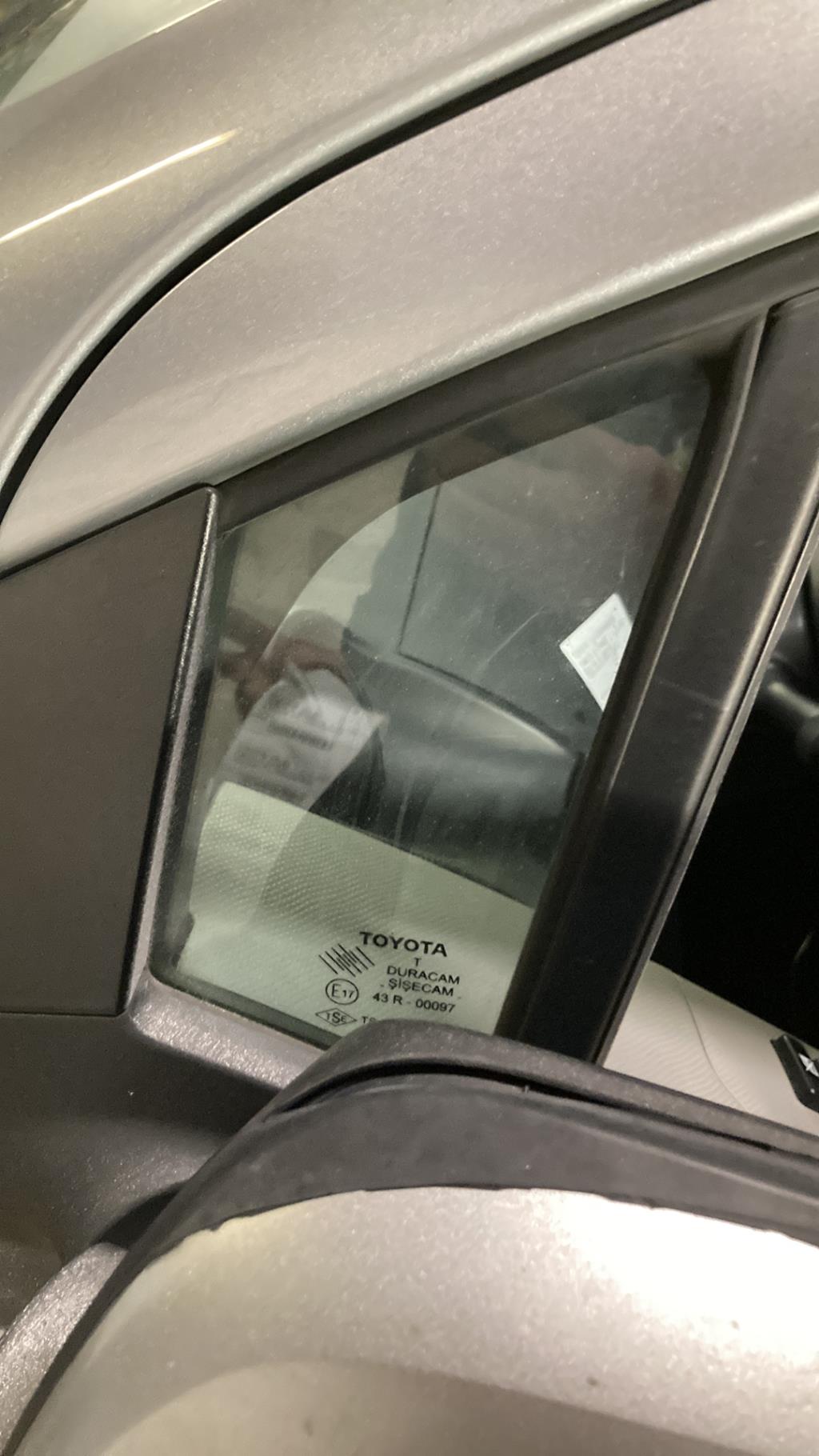 Vetro laterale fisso anteriore sinistro TOYOTA YARIS 2 PHASE 1 Diésel - 1