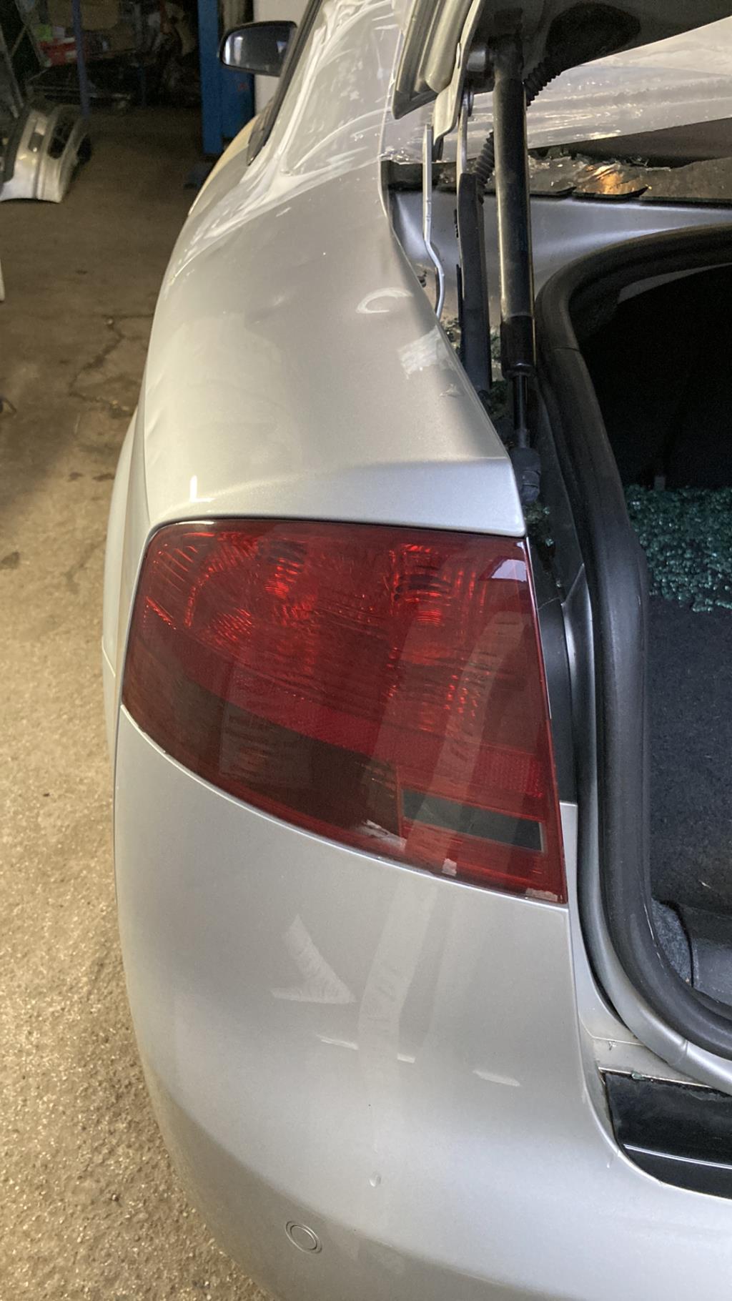 Fanale posteriore principale sinistro (luci) AUDI A4 2 PHASE 2 Diésel - 1