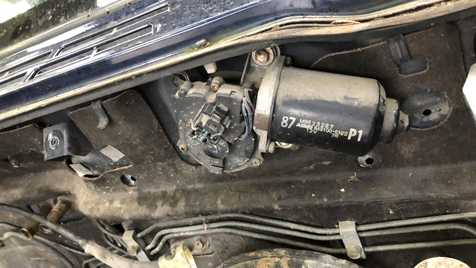 Motore tergicristallo anteriore sinistro MITSUBISHI PAJERO 2 PHASE 1  - 1