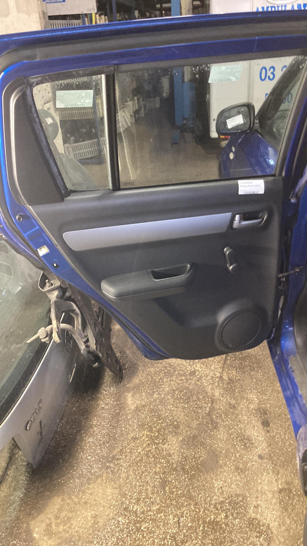Pannello portiera posteriore sinistro SUZUKI SWIFT 3 Diésel - 1