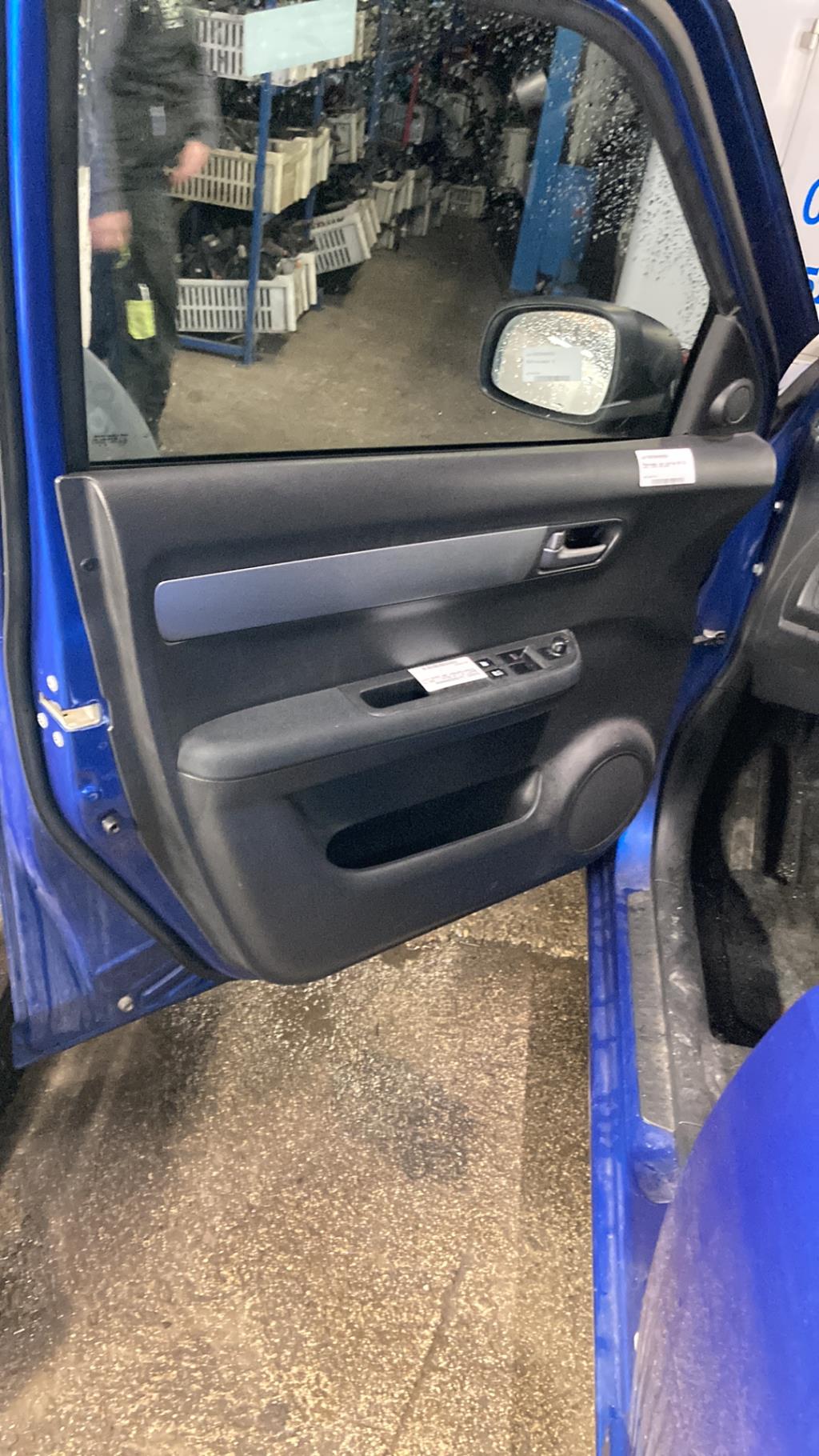 Pannello portiera anteriore sinistro SUZUKI SWIFT 3 Diésel - 1