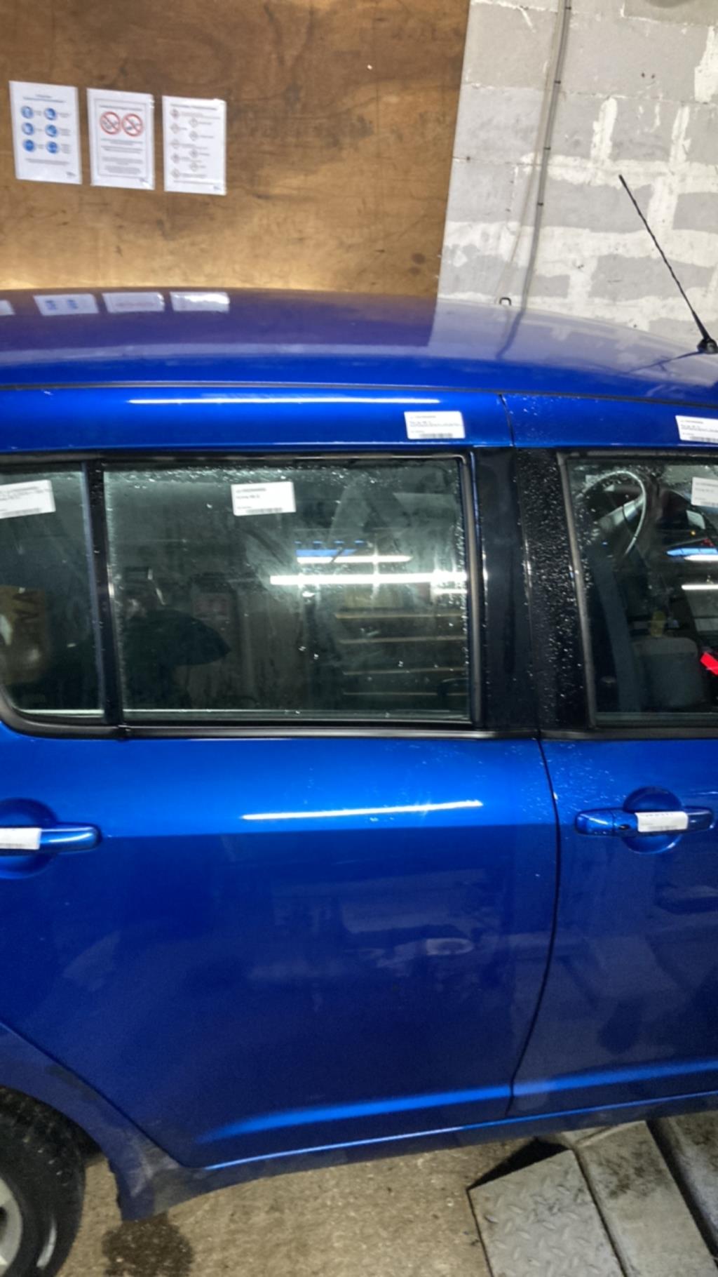 Puerta trasera derecha SUZUKI SWIFT 3 Diésel - 1