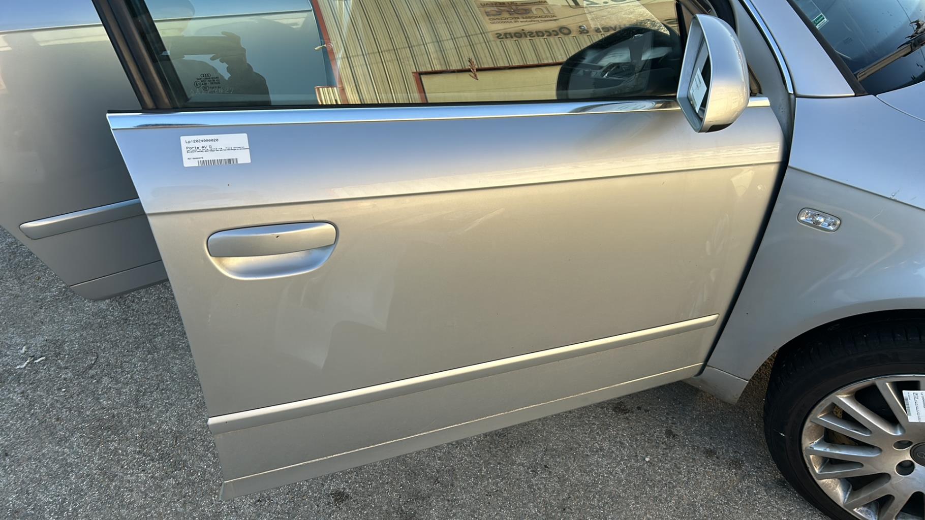 Porte avant droit AUDI A4 2 PHASE 2 Essence - 1