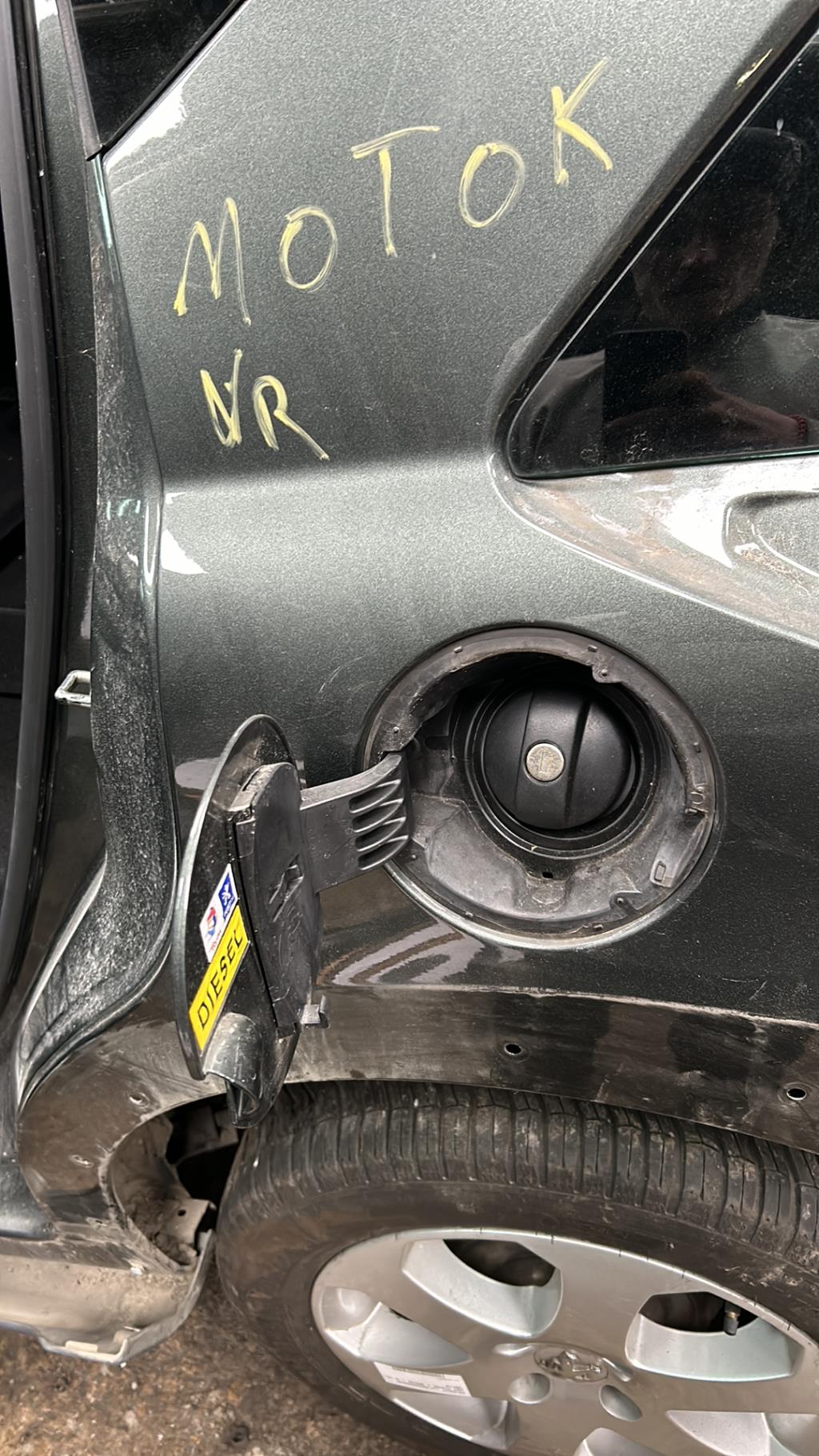 Sportello carburante PEUGEOT 207 PHASE 1 BREAK Diésel - 1