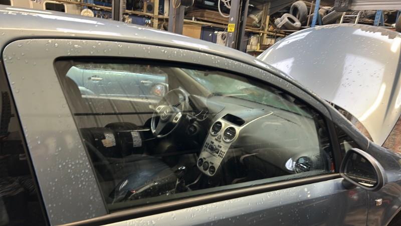 Vitre avant droit OPEL CORSA D PHASE 1 Diesel - 1