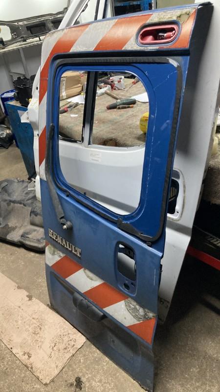 Portellone bagagliaio sinistro RENAULT TRAFIC 2  - 1