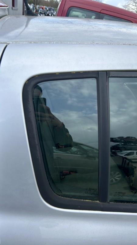 Vetro laterale fisso posteriore destro RENAULT CLIO 3 PHASE 1 Diésel - 1