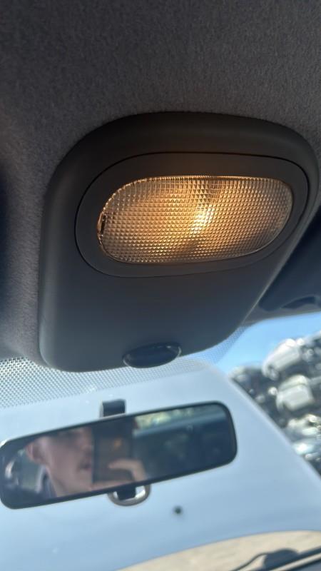 Eclairage de plafonnier RENAULT CLIO 2 PHASE 1 Essence - 1
