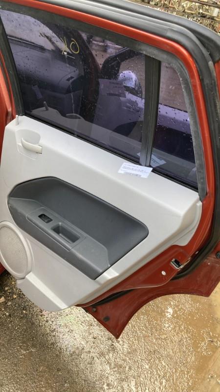 Panel de puerta trasera derecha DODGE CALIBER Diésel - 1