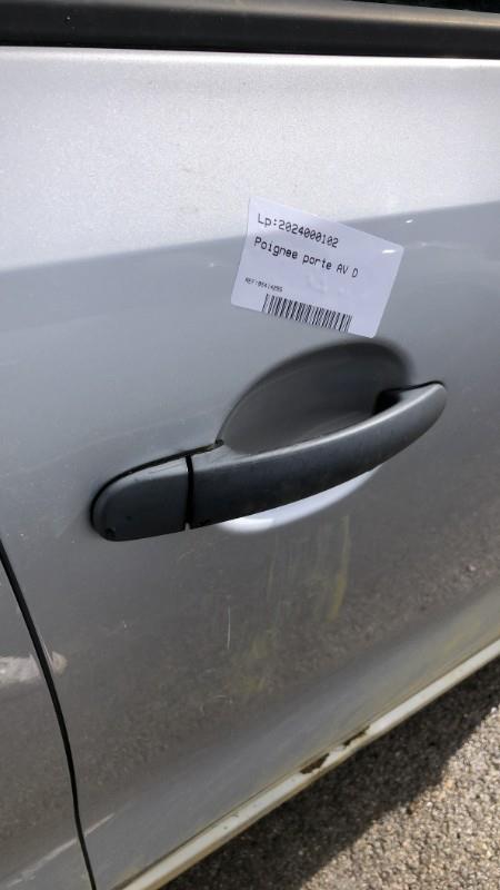 Maniglia portiera anteriore destra VOLKSWAGEN POLO 5 PHASE 1 Diésel - 1