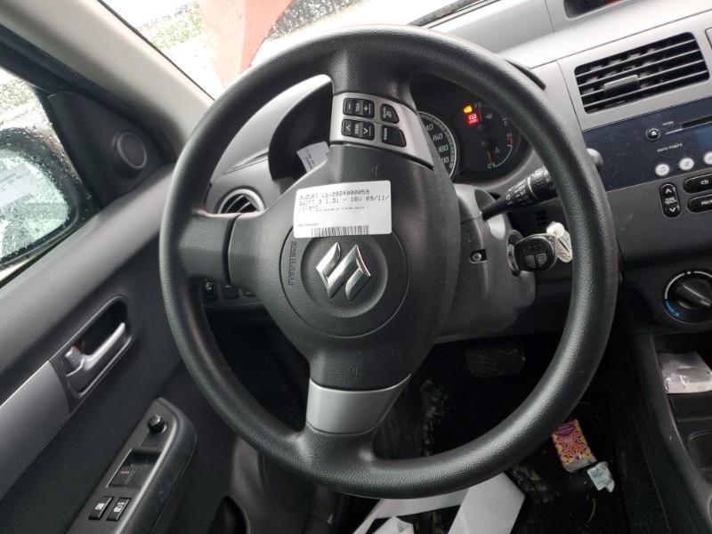 Volant SUZUKI SWIFT 3 Essence - 1