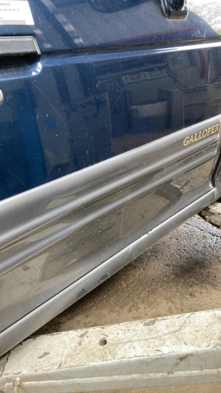 Modanatura portiera anteriore destra HYUNDAI GALLOPER Diésel - 1
