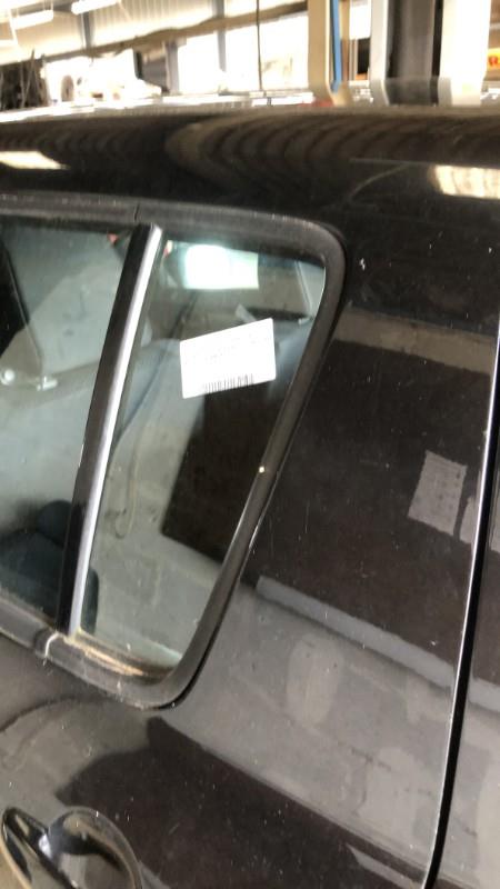 Vetro laterale fisso posteriore sinistro SUZUKI SWIFT 3 Diésel - 1