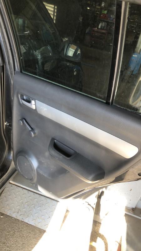 Pannello portiera posteriore destro SUZUKI SWIFT 3 Diésel - 1
