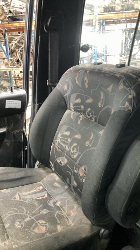 Siege avant droit HYUNDAI GALLOPER Diesel - 1