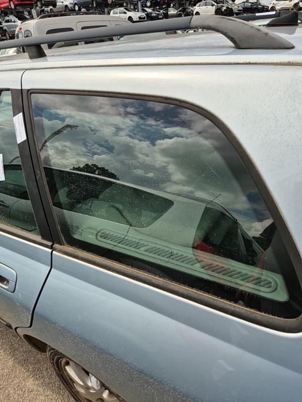 Ventanilla triangular trasera izquierda PEUGEOT 406 PHASE 2 BREAK Diésel - 1