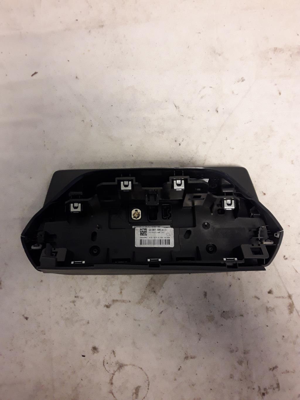 Ecran GPS PEUGEOT 208 2 Diesel - 1