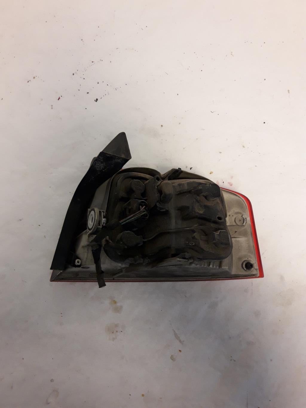 Feu arriere principal gauche (feux) AUDI A4 2 PHASE 2 Diesel - 1