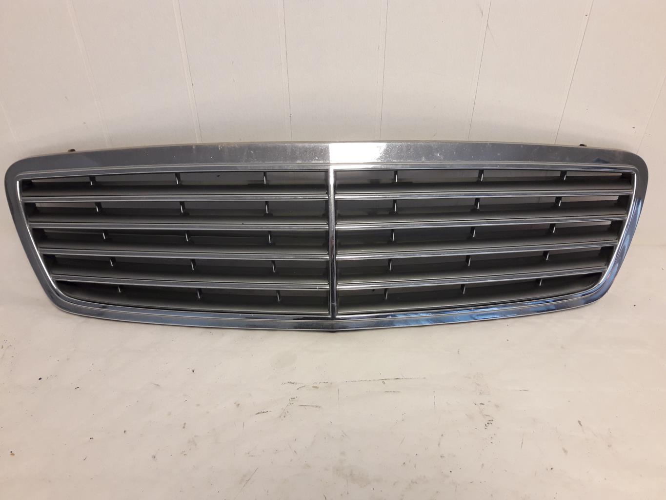 Calandre MERCEDES CLASSE C 203 PHASE 1 Essence - 1