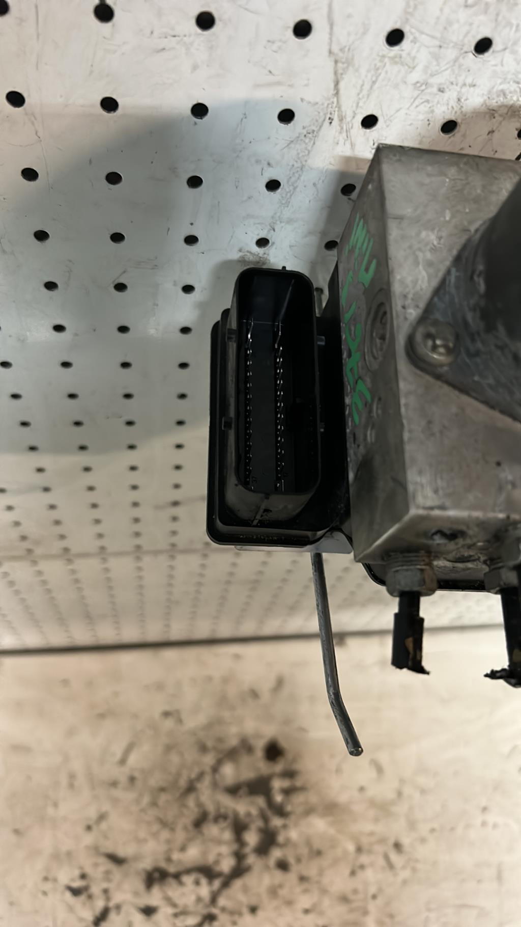Bloc ABS (freins anti-blocage) MINI MINI 2 R56 PHASE 2  - 1