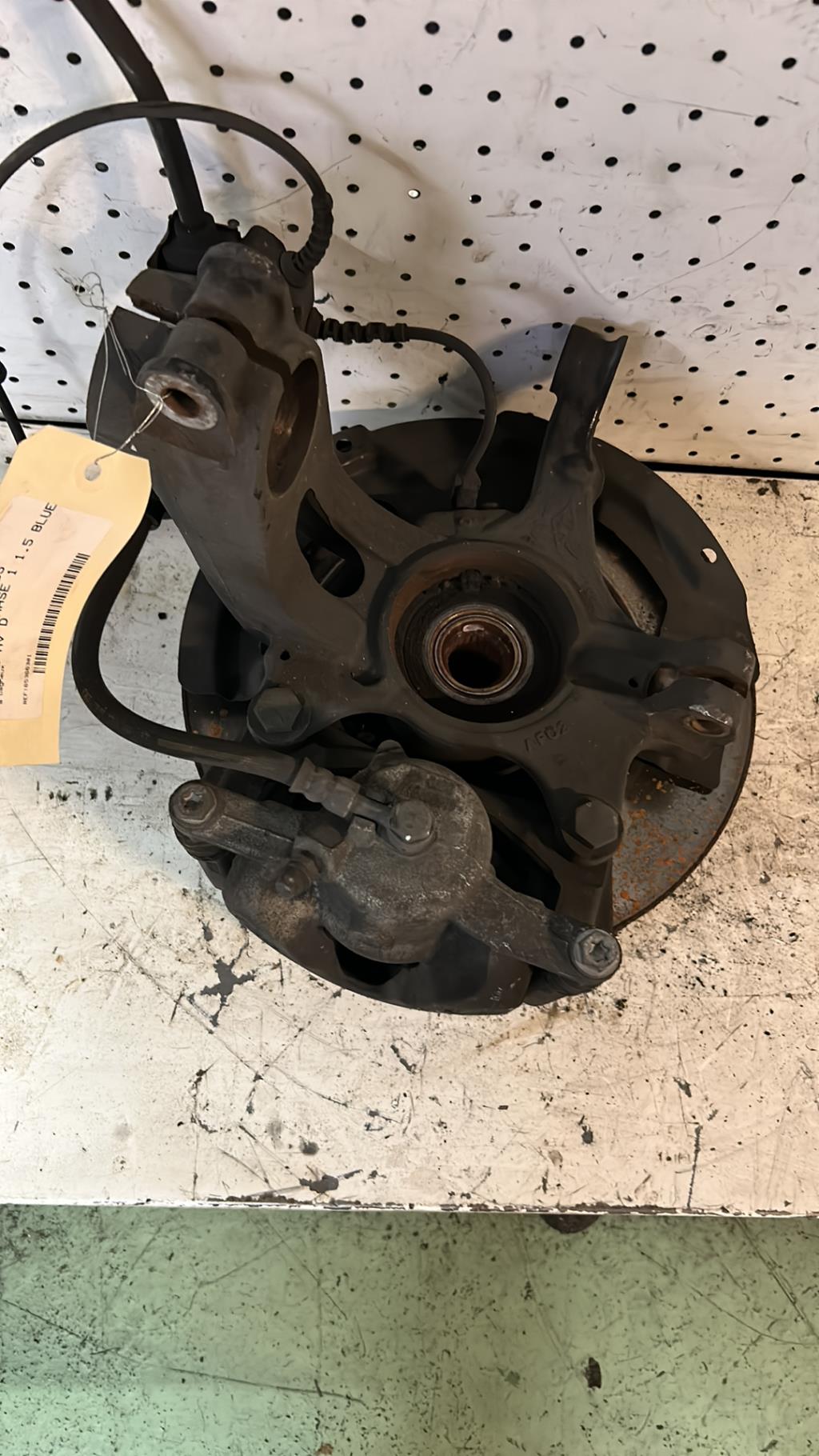 Moyeu avant droit RENAULT MEGANE 4 PHASE 1 Diesel - 1