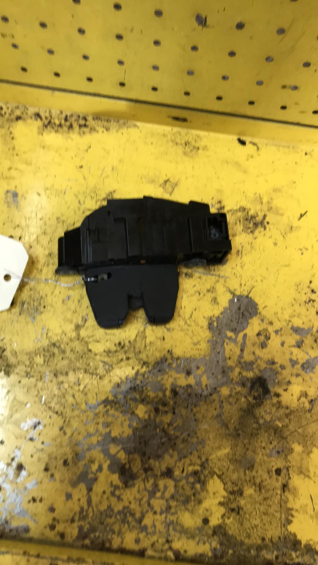 Serrure de coffre PEUGEOT 308 1 PHASE 1  - 1