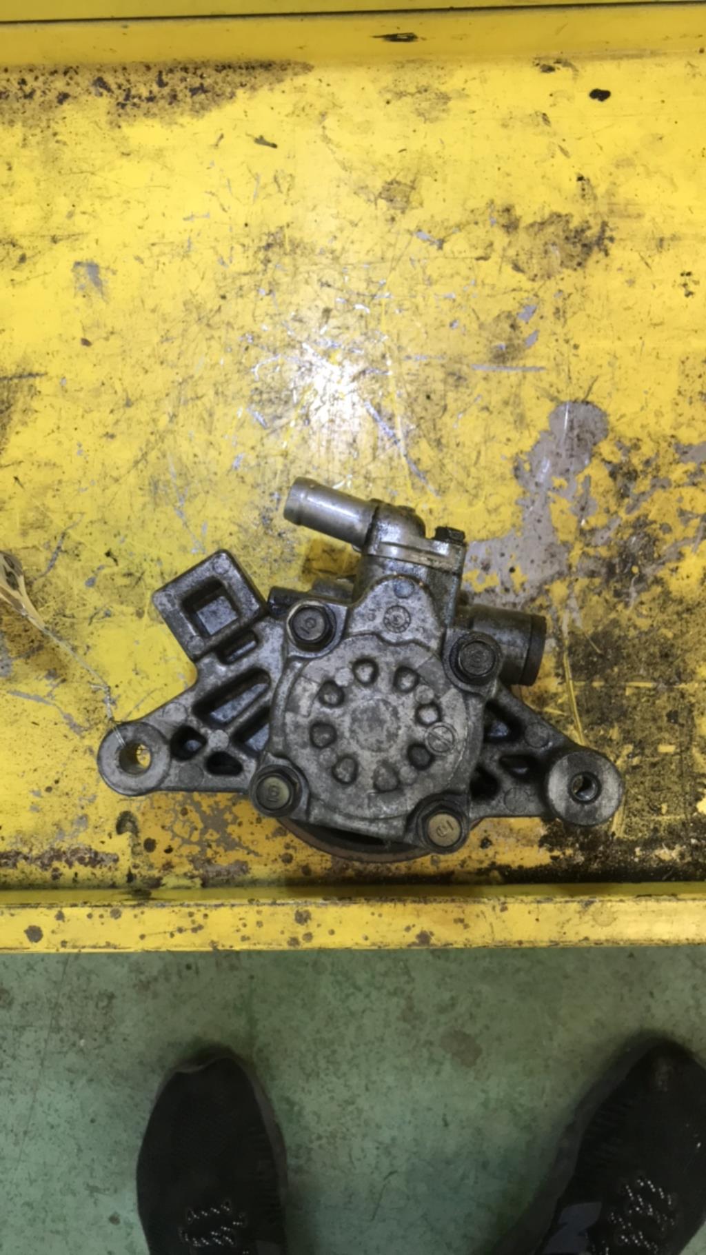Pompe de direction HONDA CR-V 1 Essence - 1