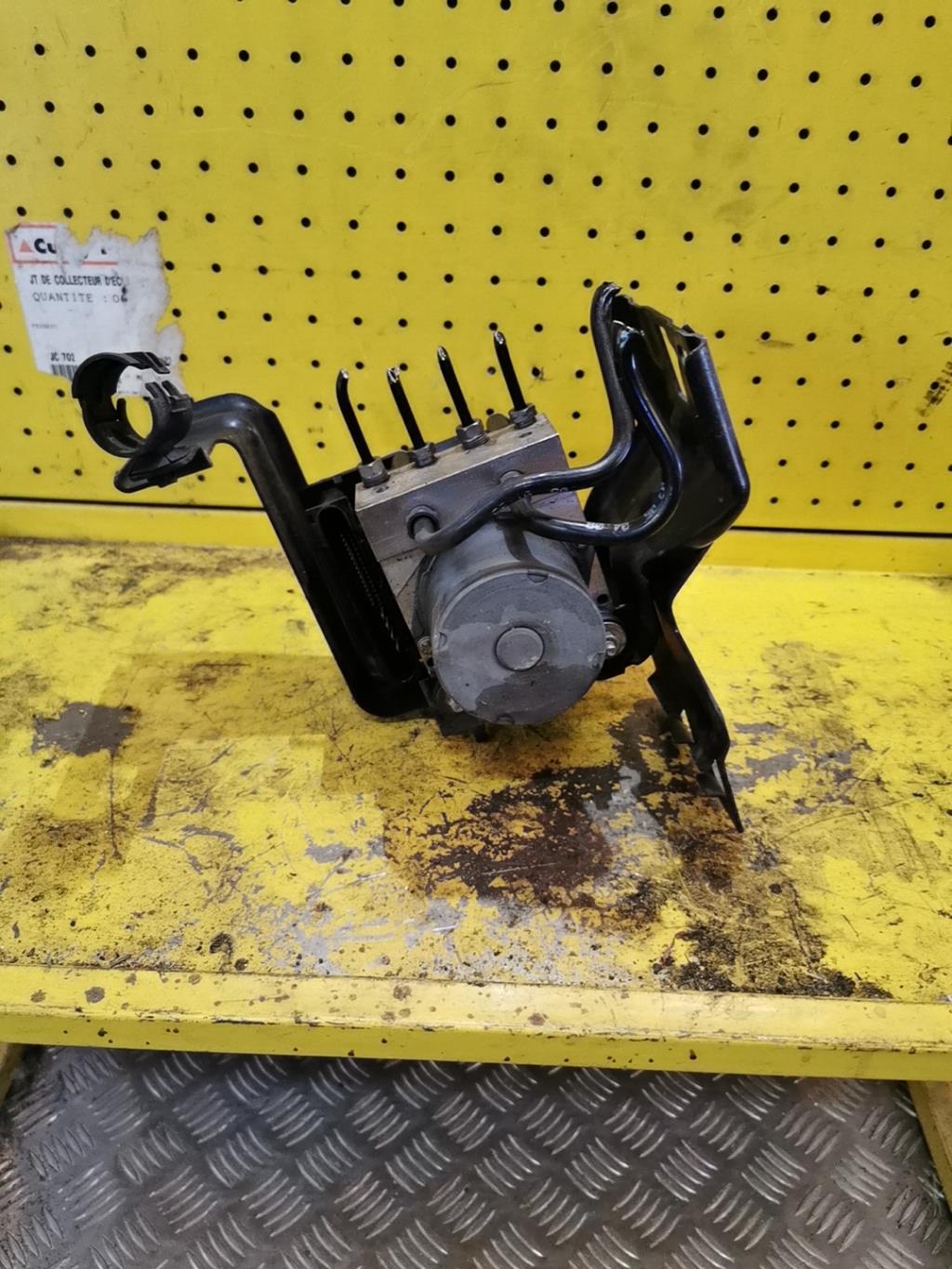Bloc ABS (freins anti-blocage) CITROEN C4 1 PHASE 1 COUPE Diesel - 1